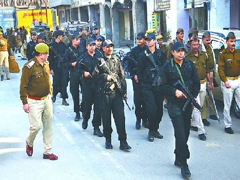 police raid at RSS office in agra